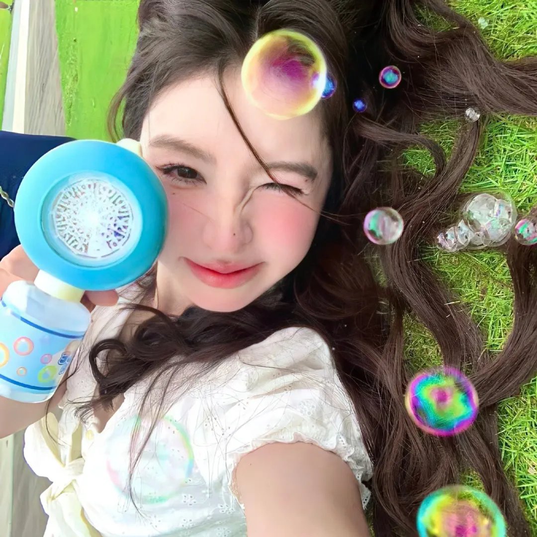 被流浪猫捡到的男人